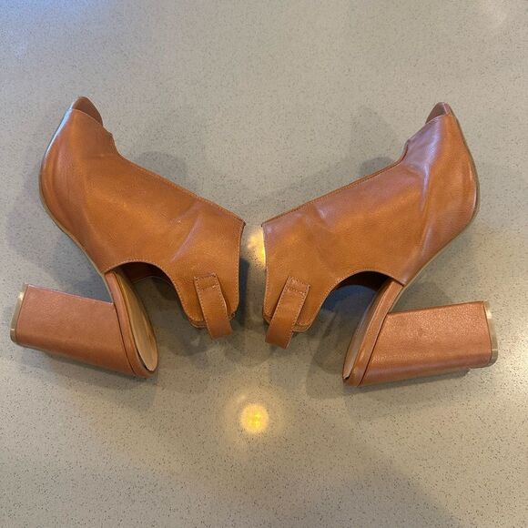 Wild Diva Brown Color Peep Toe Ankle Heel Bootie w/ adjustable strap Size 9 - Picture 6 of 10